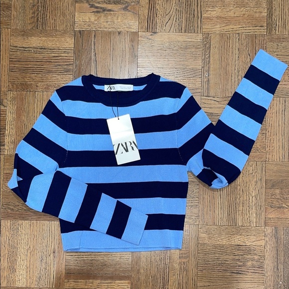 Zara Navy and Light Blue Striped Knit Crop Top Sweater M Medium NWT - Picture 1 of 10